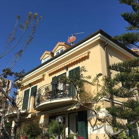Appartamento Villa Rita A 100 M Dal Mare! Vallecrosia Kültér fotó