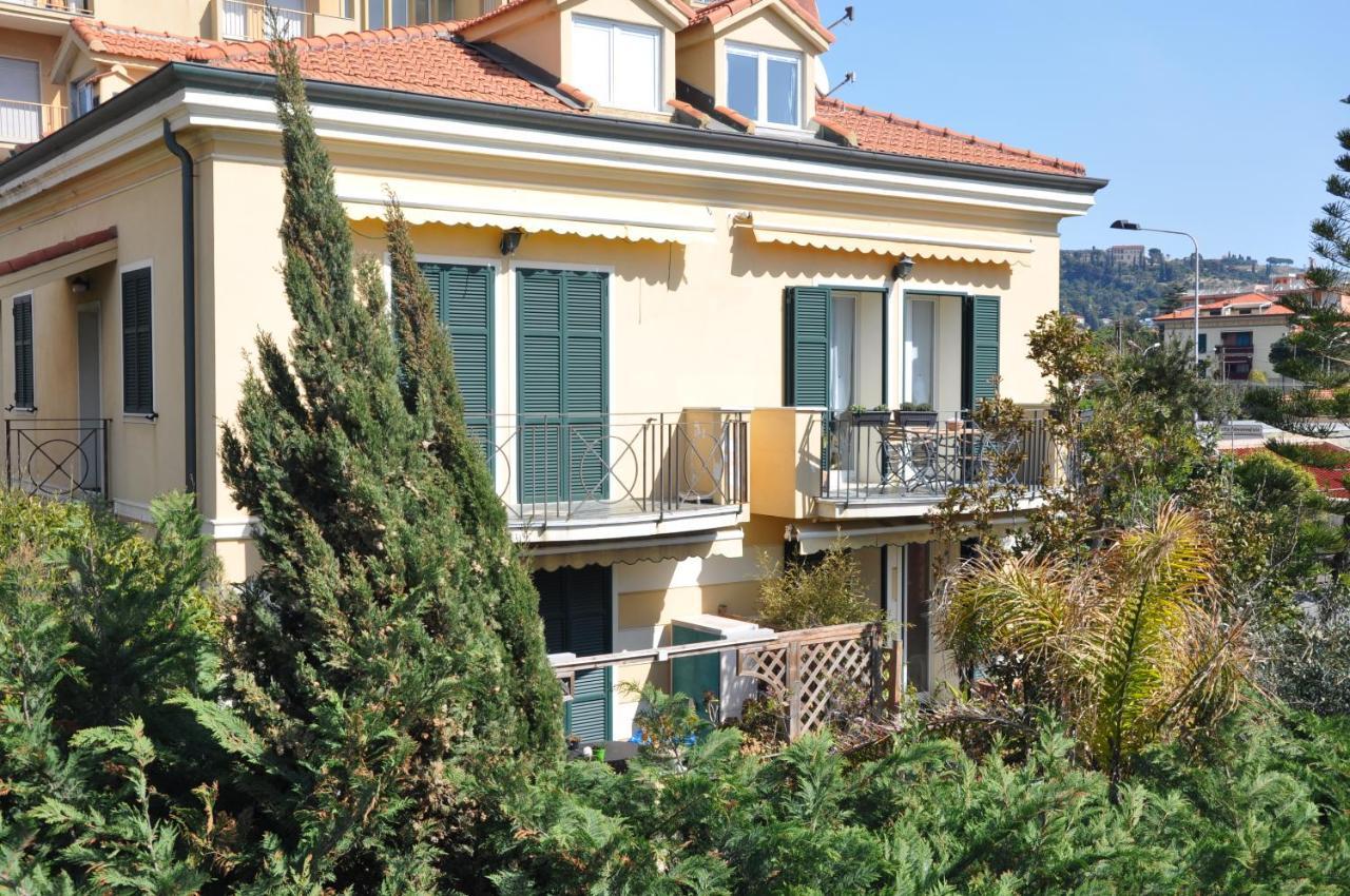 Appartamento Villa Rita A 100 M Dal Mare! Vallecrosia Kültér fotó