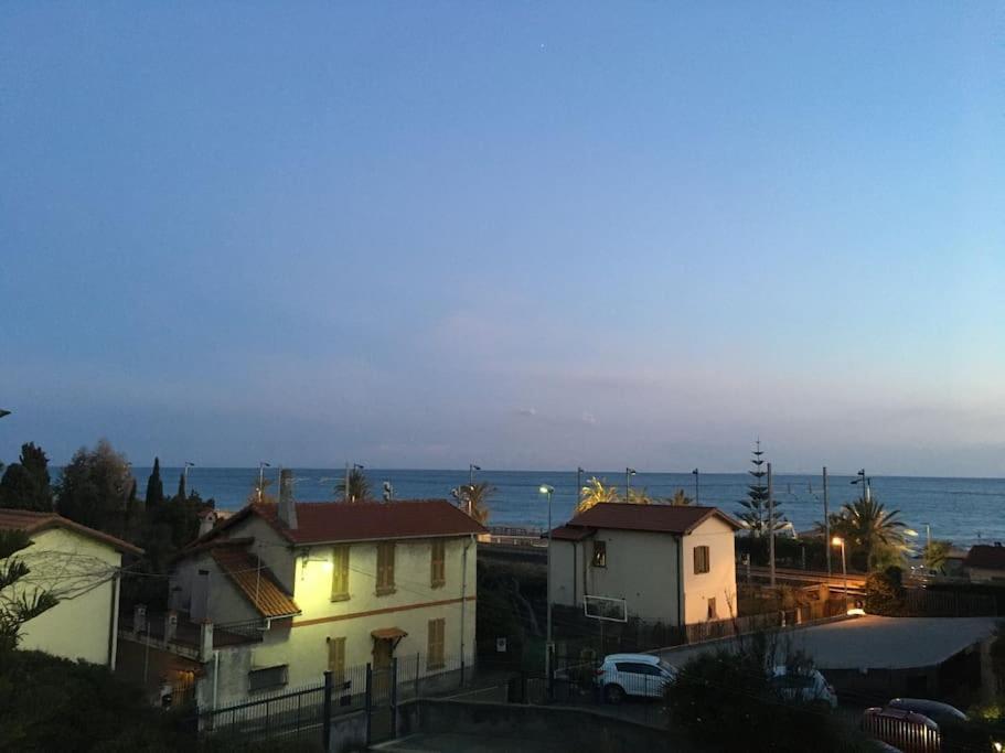 Appartamento Villa Rita A 100 M Dal Mare! Vallecrosia Kültér fotó