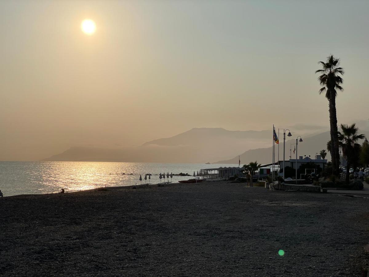 Appartamento Villa Rita A 100 M Dal Mare! Vallecrosia Kültér fotó