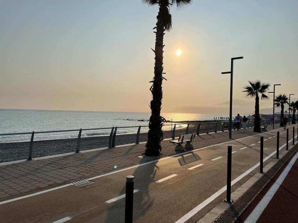 Appartamento Villa Rita A 100 M Dal Mare! Vallecrosia Kültér fotó