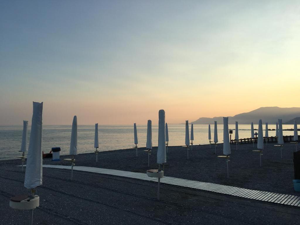 Appartamento Villa Rita A 100 M Dal Mare! Vallecrosia Kültér fotó