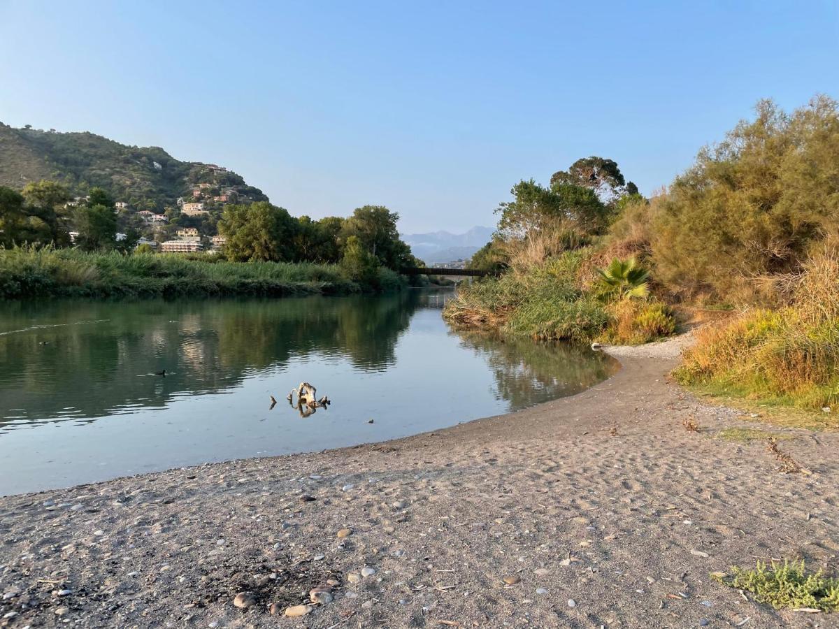 Appartamento Villa Rita A 100 M Dal Mare! Vallecrosia Kültér fotó